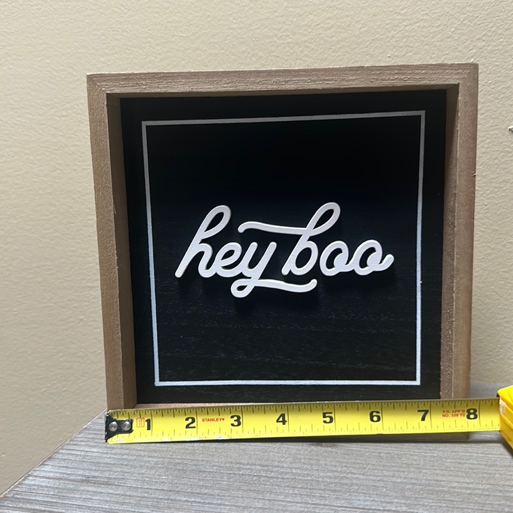 “Hey Boo” Wooden Sign Decor